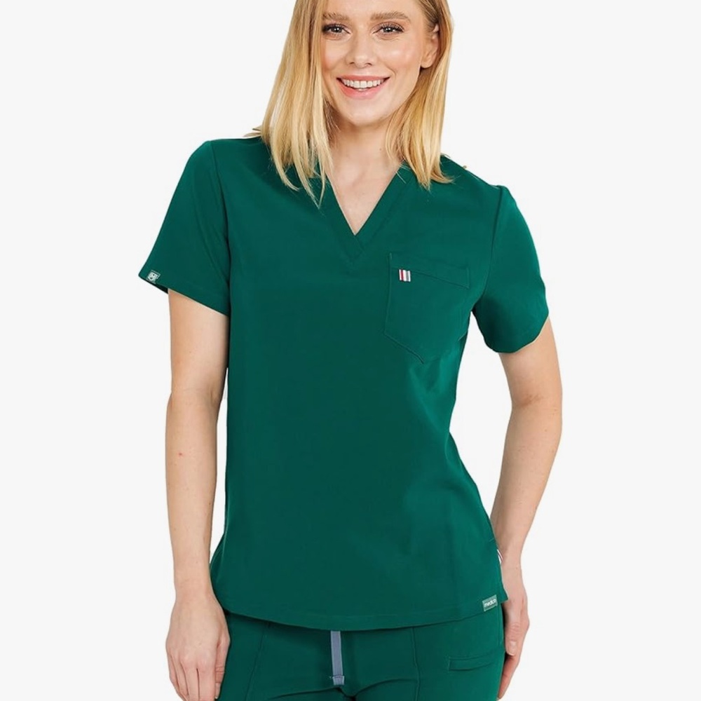 Women’s Green V-Neck Medical Scrub Top Mediclo